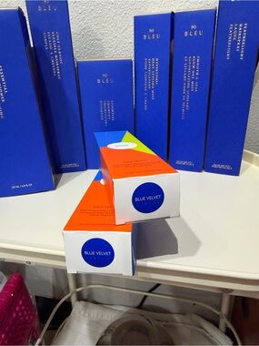 R+Co Blue Velvet Blue/Violet Hair Color
Set of 2